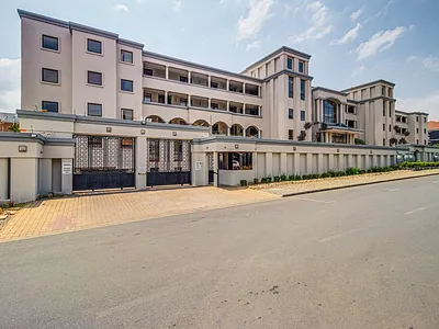 2 Bedroom Apartment For Sale in Bedfordview - img