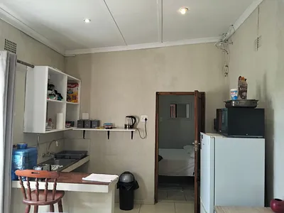 1 Bedroom Apartment To Rent in Mthatha - img