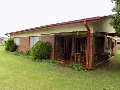 2 Bedroom House For Sale in Ventersdorp - XNs1.webp