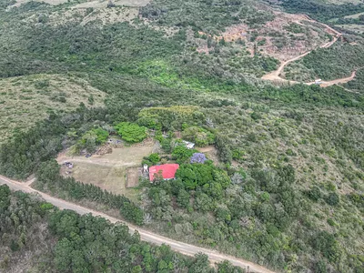 3 Bedroom House For Sale in East London - dm2C.webp