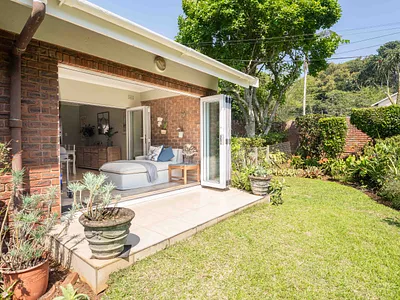 3 Bedroom Townhouse For Sale in Kloof - R5sP.webp