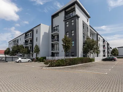 2 Bedroom Apartment For Sale in Blouberg - 9lCv.webp
