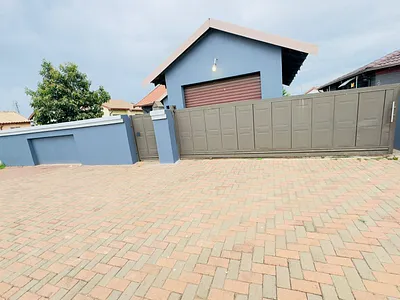 3 Bedroom House For Sale in Springs - rsLy.webp