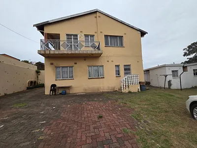 5 Bedroom House For Sale in Durban - IjO8.webp