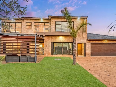 4 Bedroom House To Rent in Krugersdorp - sd8Z.webp