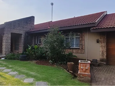 3 Bedroom House For Sale in Kriel - w0AH.webp