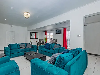 5 Bedroom House For Sale in Goodwood - wq0D.webp