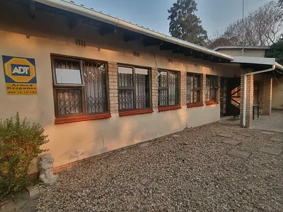 3 Bedroom Townhouse For Sale in Pinetown - x6MI.webp