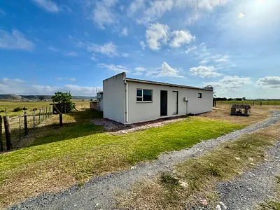 1 Bedroom House To Rent in Stilbaai - DWU3.webp