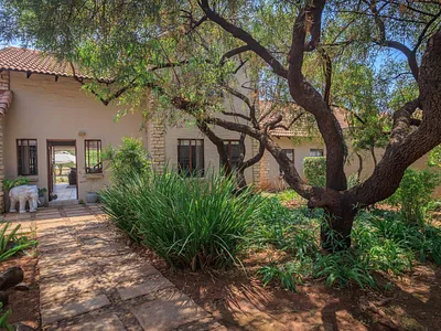 3 Bedroom Townhouse For Sale in Hartbeespoort - dWf0.webp