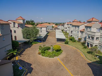 2 Bedroom Apartment For Sale in Edenvale - y5en.webp