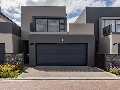 3 Bedroom Townhouse For Sale in Kuils River - BU1W.webp