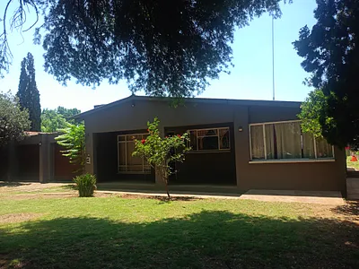 4 Bedroom House For Sale in Vereeniging - tImV.webp