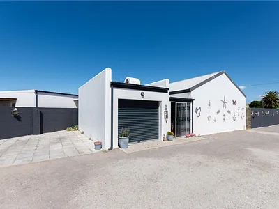 2 Bedroom House For Sale in Velddrif - OMiX.webp