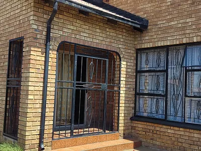 3 Bedroom House For Sale in Witbank - xNOD.webp