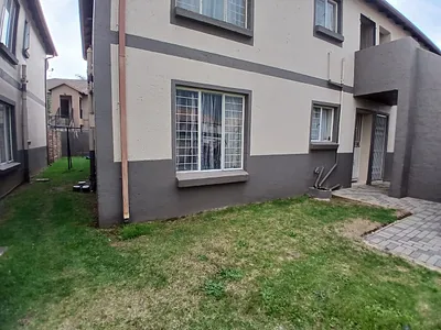 2 Bedroom Townhouse For Sale in Boksburg - 9QBG.webp