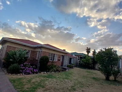 3 Bedroom House For Sale in Germiston - 2Ckv.webp