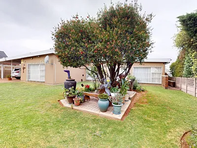 4 Bedroom House For Sale in Boksburg - LbqB.webp