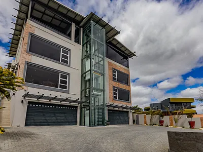 6 Bedroom House For Sale in Parow - 2WmW.webp