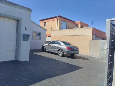 4 Bedroom House For Sale in Blouberg - QRUO.webp