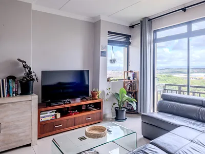 2 Bedroom Apartment For Sale in Umhlanga - 71eb.webp