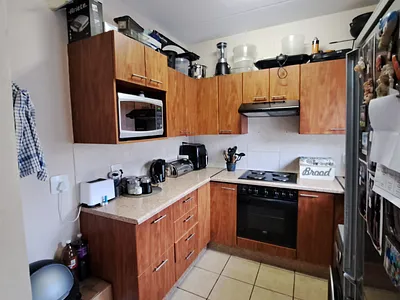 2 Bedroom Townhouse To Rent in Krugersdorp - 08xy.webp