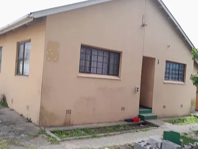 3 Bedroom House For Sale in East London - IBTX.webp