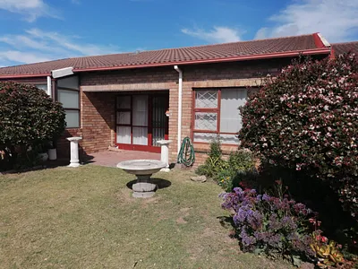 2 Bedroom Townhouse For Sale in Port Elizabeth - arHz.webp