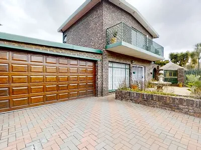4 Bedroom House For Sale in Boksburg - PaSp.webp