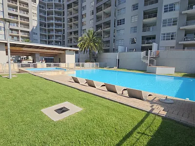 2 Bedroom Apartment For Sale in Sandton - qNtQ.webp