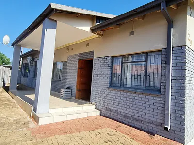 3 Bedroom House For Sale in Louis Trichardt - img