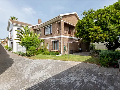5 Bedroom House For Sale in Langebaan - jAC5.webp