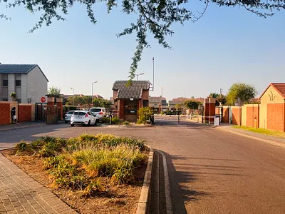 1 Bedroom Apartment For Sale in Akasia - fE1k.webp