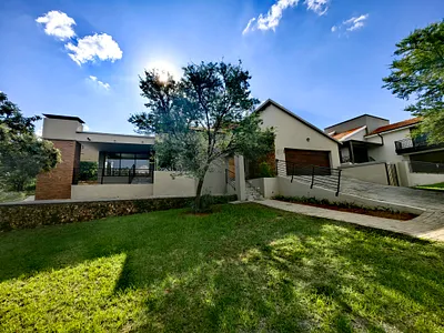 3 Bedroom House For Sale in Rustenburg - YOK6.webp