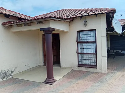 3 Bedroom House For Sale in Middelburg - img