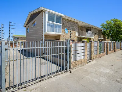 2 Bedroom Apartment To Rent in Port Elizabeth - X5Dk.webp