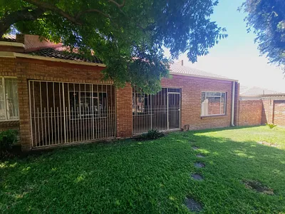 3 Bedroom House For Sale in Brits - k0R5.webp