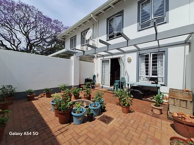 2 Bedroom Apartment For Sale in Durban - 0cGU.webp