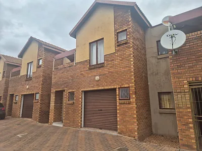 3 Bedroom Townhouse For Sale in Polokwane - gbug.webp