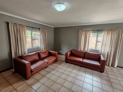3 Bedroom House To Rent in Port Elizabeth - MJb6.webp