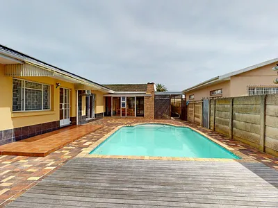 4 Bedroom House For Sale in Port Elizabeth - 7Jvf.webp