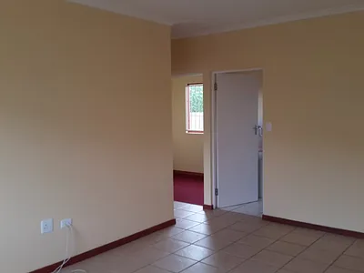 3 Bedroom House To Rent in East London - L0a9.webp