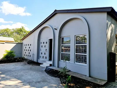 2 Bedroom Apartment To Rent in Louis Trichardt - hC7p.webp