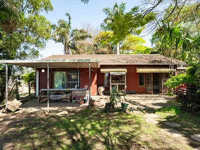 2 Bedroom House For Sale in Amanzimtoti - qb48.webp