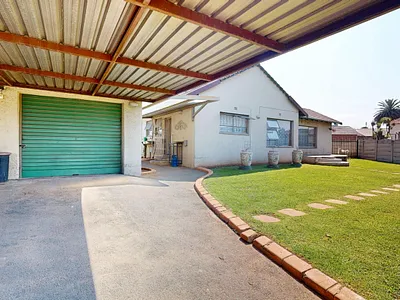 3 Bedroom House For Sale in Boksburg - S7B2.webp