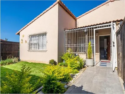 3 Bedroom Townhouse For Sale in Klippoortjie, Germiston - KZzR.webp