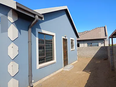 3 Bedroom House For Sale in Vanderbijlpark - NLYV.webp