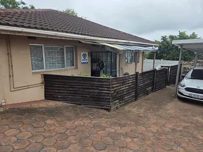 2 Bedroom Townhouse To Rent in Durban - DP0r.webp