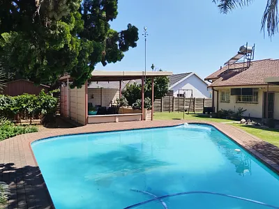 4 Bedroom House For Sale in Vanderbijlpark - TubZ.webp