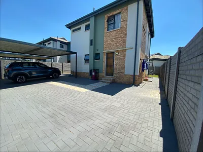4 Bedroom House For Sale in Pretoria - akZJ.webp